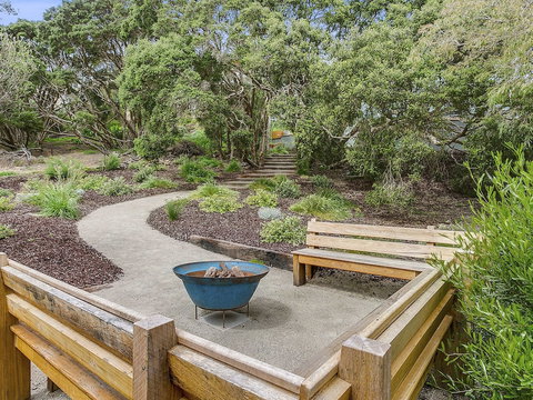 Lansdowne Villa With Swimming Pool - Tourism Caloundra 6