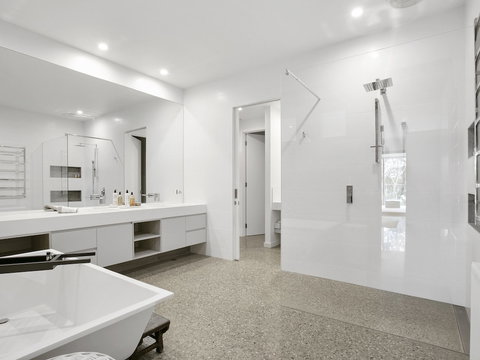 Lansdowne Villa With Swimming Pool - Tourism Caloundra 3