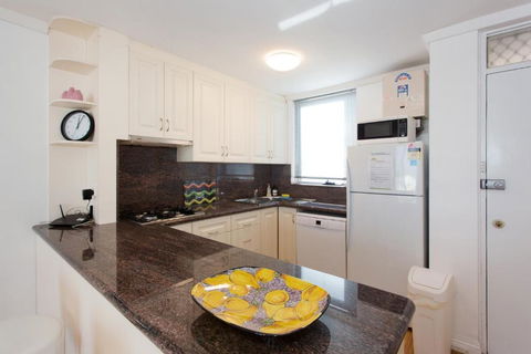 Ocean Breeze Apartment - Tourism Caloundra 4