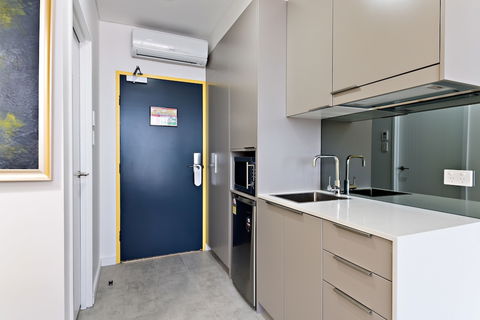 ValueSuites Green Square - Tourism Caloundra 2