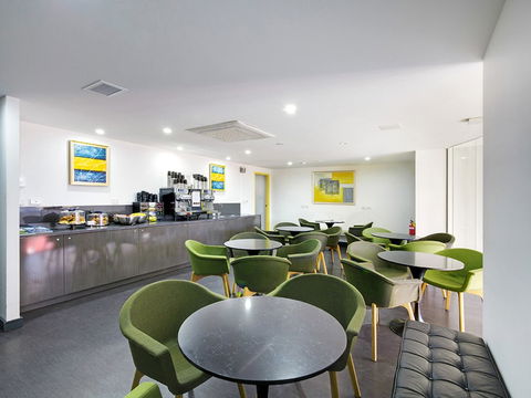 ValueSuites Green Square - Tourism Caloundra 5
