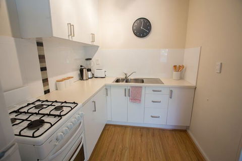 The Blue Door Villa - Tourism Caloundra 6
