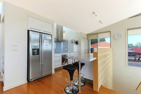 Nautilus - Tourism Caloundra 3