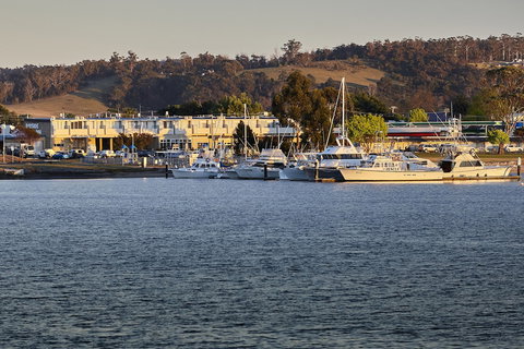 Bayside Hotel - Tourism Caloundra 0
