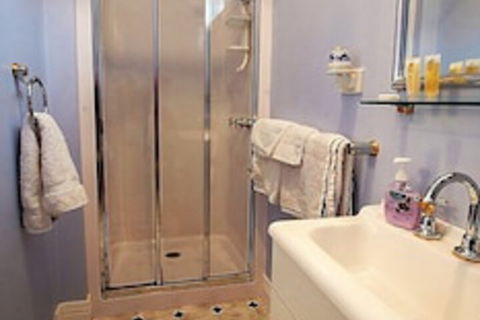 Wild Cherry Bed & Breakfast - Tourism Caloundra 1
