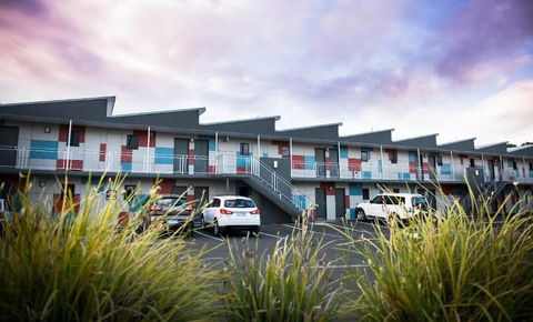 Kingston Hotel - Tourism Caloundra 0