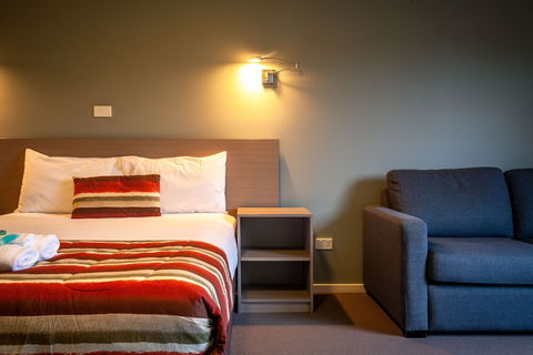 Kingston Hotel - Tourism Caloundra 2