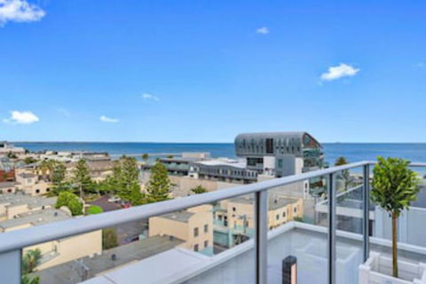 The Hamptons Apartments - Port Melbourne - Tourism Caloundra 0