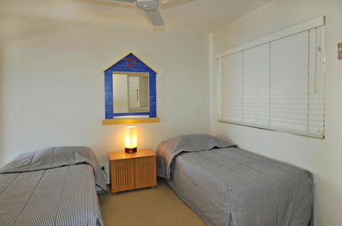 Your Home From Home With Ocean Views - Tourism Caloundra 3