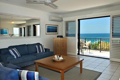 Your Home From Home With Ocean Views - Tourism Caloundra 2