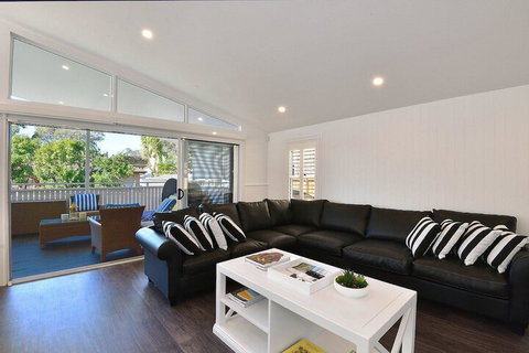 Margarets Hamptons Cottage - Tourism Caloundra 4