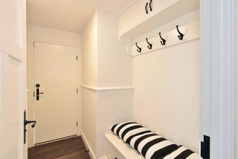 Margarets Hamptons Cottage - Tourism Caloundra 1