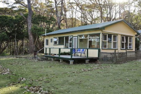 Pebbly Beach Shacks - Tourism Caloundra 0