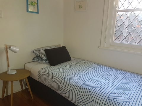 Newcastle Executive Homes - Cooks Hill Cottage - Tourism Caloundra 5