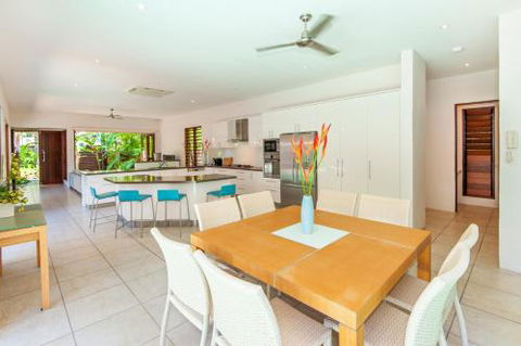 Alcove Sands - Tourism Caloundra 1