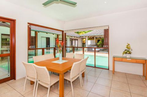 Alcove Sands - Tourism Caloundra 2
