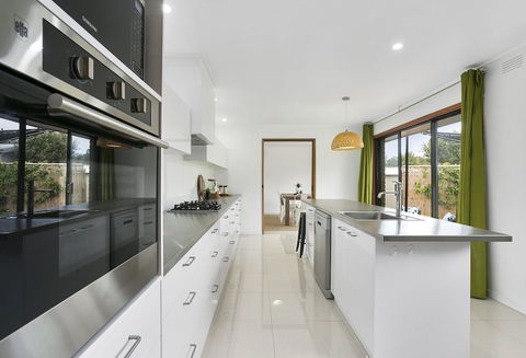 Fairhills - Beautifully Styled - Tourism Caloundra 1