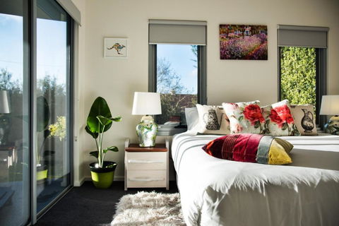 Azura - Tourism Caloundra 2