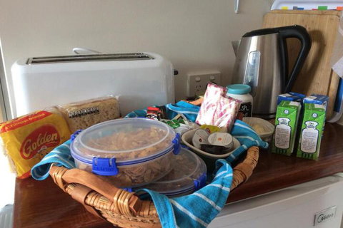 Serenity Lodge For Couples - Tourism Caloundra 5