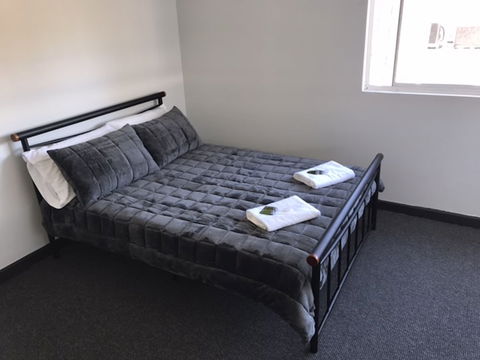 Panania Hotel - Tourism Caloundra 2
