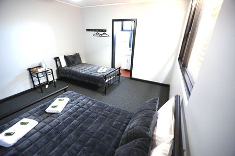 Panania Hotel - Tourism Caloundra 1