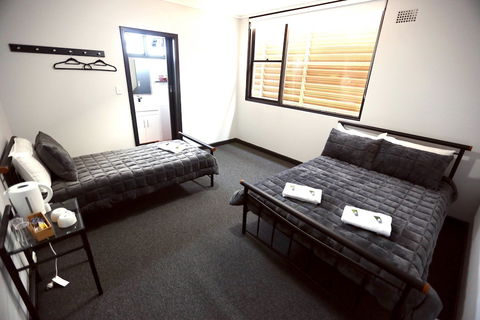 Panania Hotel - Tourism Caloundra 0