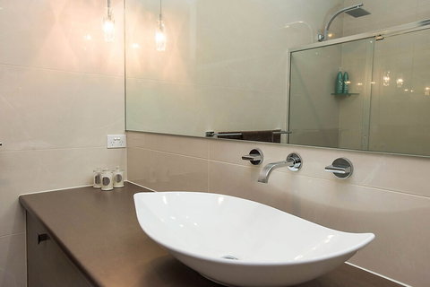 Lavina Luxury Beach House - Tourism Caloundra 6