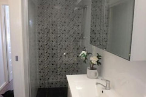 Como Retreat - Tourism Caloundra 1