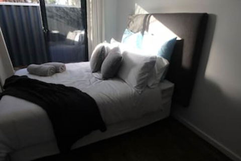 Como Retreat - Tourism Caloundra 0