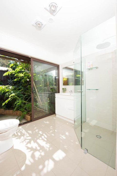 A Suite Spot In The Hills - Tourism Caloundra 6