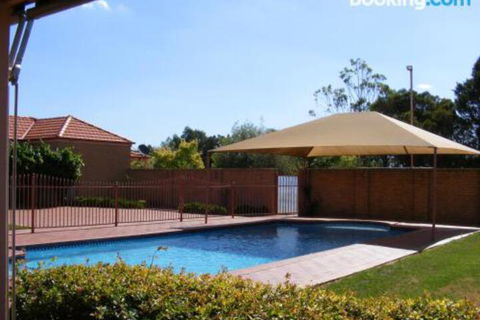 Fairways Bed & Breakfast At Jerilderie - Tourism Caloundra 5