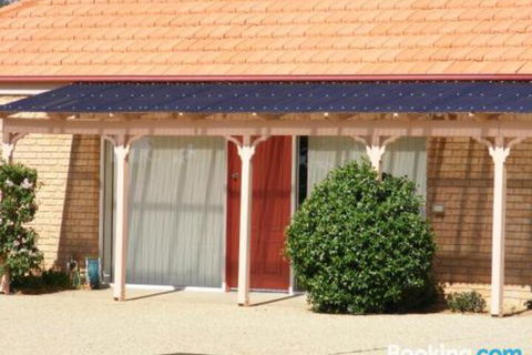 Fairways Bed & Breakfast At Jerilderie - Tourism Caloundra 2