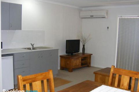 Fairways Bed & Breakfast At Jerilderie - Tourism Caloundra 6