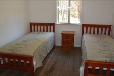 Four Bull Hut - Tourism Caloundra 2