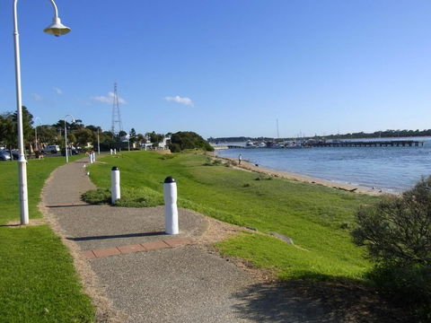 Black Dolphin Waterfront Townhouse Bay Views - Tourism Caloundra 5