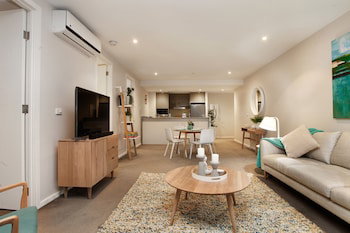 StayCentral On Nott St - Tourism Caloundra 1