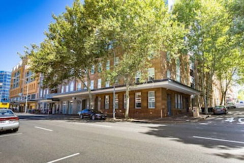 Hotel 111 - Tourism Caloundra 0