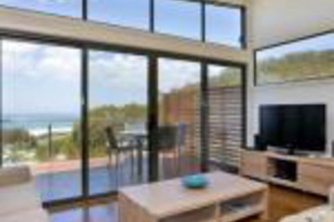 Earth Sea Sky - Tourism Caloundra 0