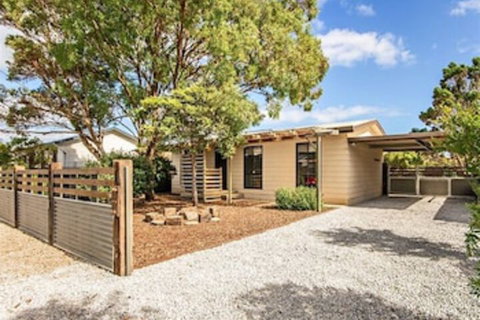 Sea Devine - Tourism Caloundra 0