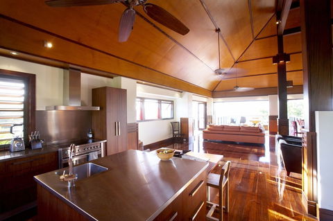 Lotus House - Tourism Caloundra 4