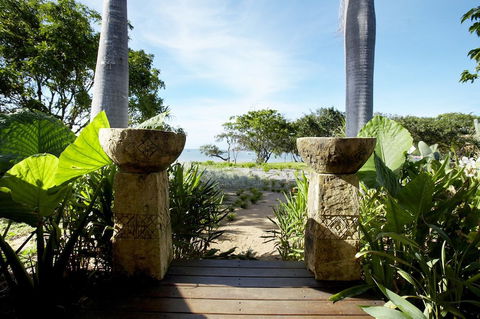 Lotus House - Tourism Caloundra 0
