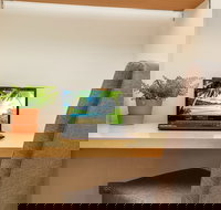 Sophisticated Apartment near Beach - Tourism Caloundra