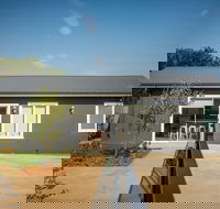 Kirsten Accommodation Parkes - Tourism Caloundra