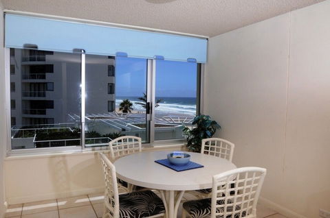 Anglesea Beachfront Court Holiday Units - Tourism Caloundra 5