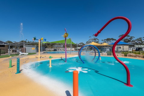 Holiday Haven Lake Tabourie - Tourism Caloundra 1