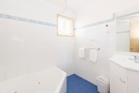 Holiday Haven Lake Tabourie - Tourism Caloundra 5