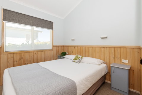 Holiday Haven Lake Tabourie - Tourism Caloundra 2