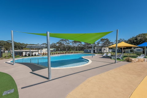 Holiday Haven Lake Tabourie - Tourism Caloundra 0
