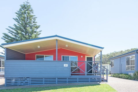 Holiday Haven Lake Tabourie - Tourism Caloundra 3