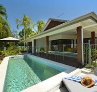 17 Cascade Luxury House on Fairway - Tourism Caloundra